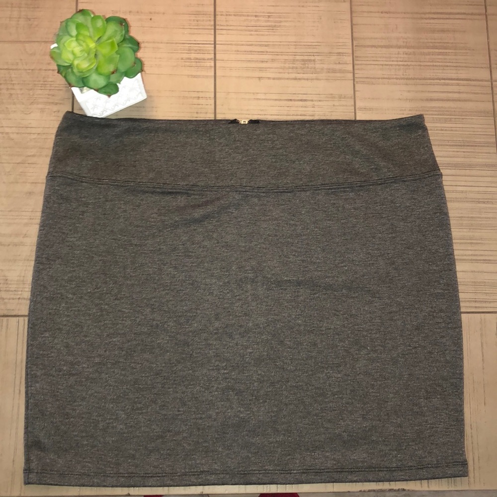 🟣Gray Xhilaration Skirt Size XL 🟣